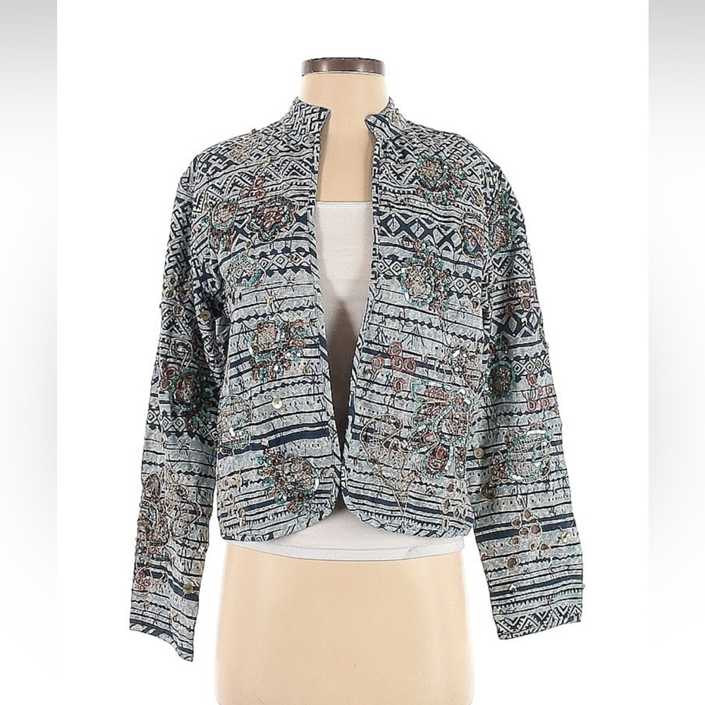 NWT Chico's
Size 0 Cardigan